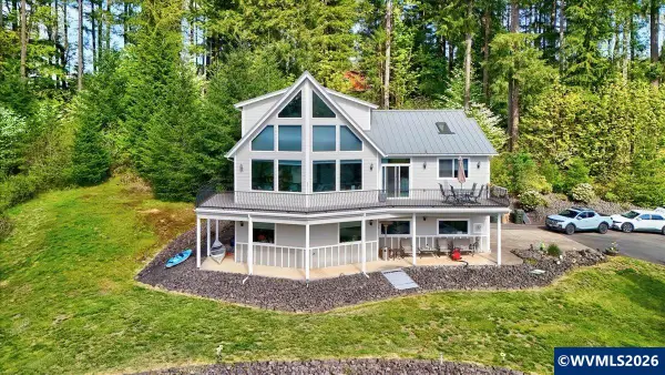 44202  Santiam Hwy, Foster, OR 97345