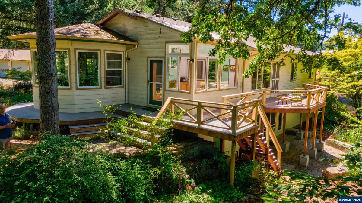 1628 SW Clay St, Dallas, OR 97338 - #1