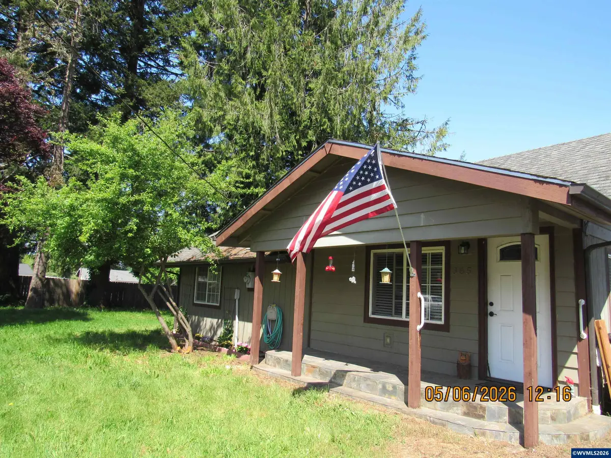 365 SE Myrtle St, Mill City, OR 97360 - #1