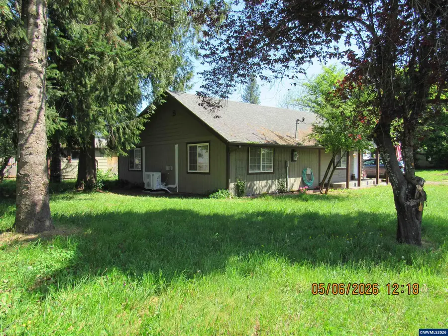 365 SE Myrtle St, Mill City, OR 97360 - #3