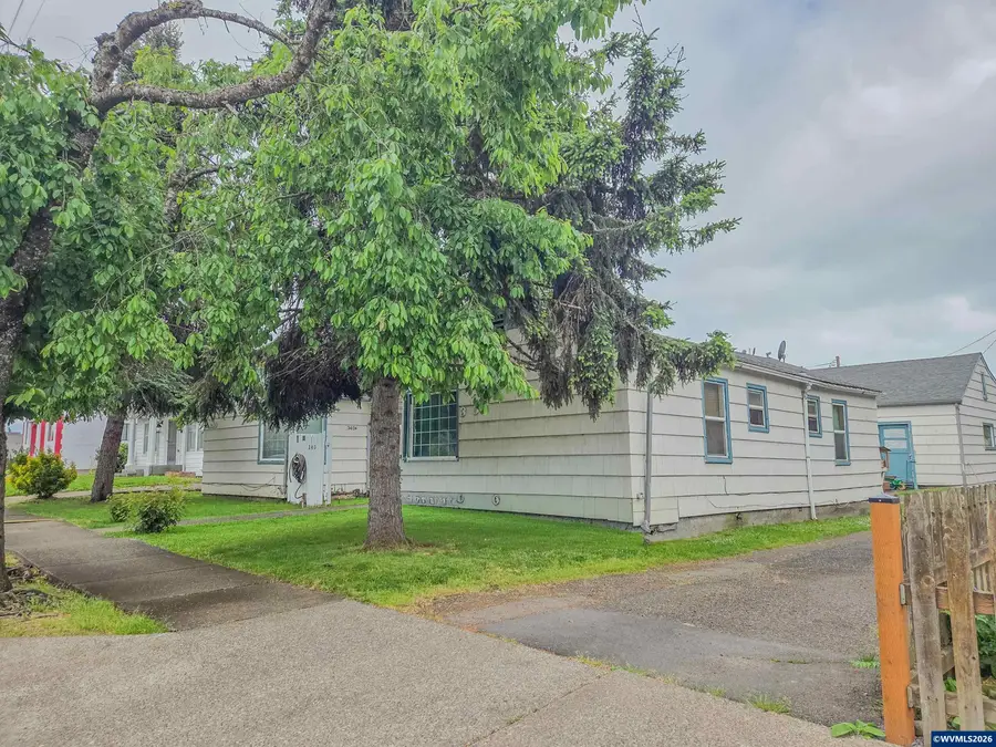 340 S Main St, Lebanon, OR 97355 - #2