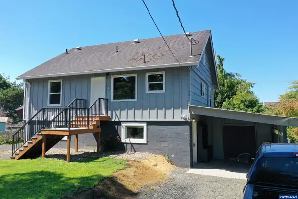 1039-1041 NE Grant St, Newport, OR 97365