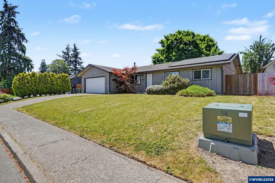 460 N 12th St, Independence, OR 97351 - #2