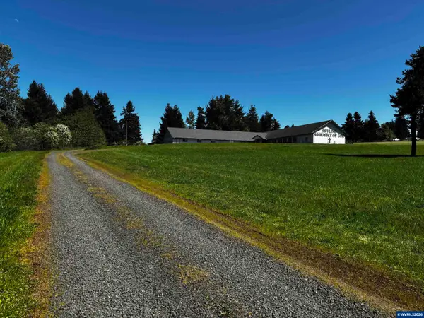 38520, 38524  Highway 226, Scio, OR 97374