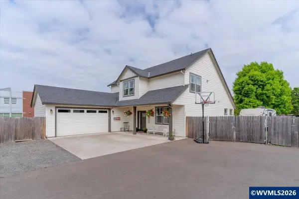 431  Grant St, Silverton, OR 97381
