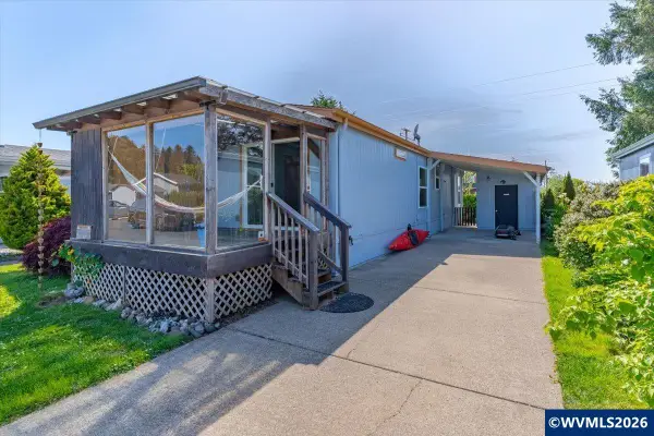 955 NE Mill St, Waldport, OR 97394