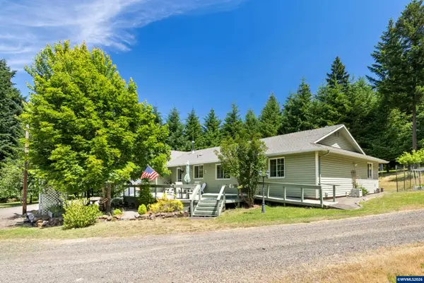 39711  Lacomb Dr, Lebanon, OR 97355