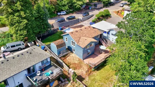994  Terrance Dr NW, Salem, OR 97304