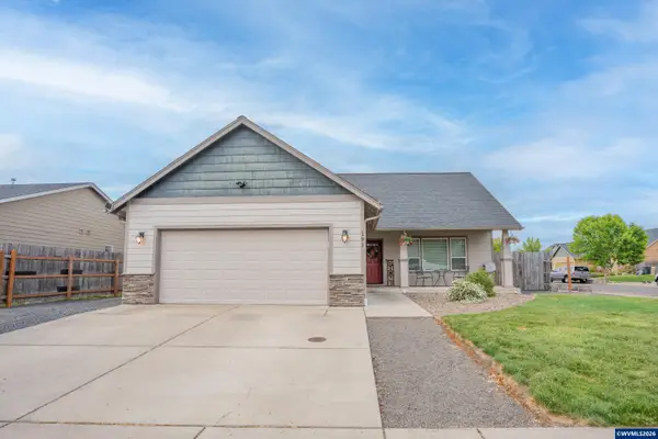 191 E Jadon Dr, Lebanon, OR 97355