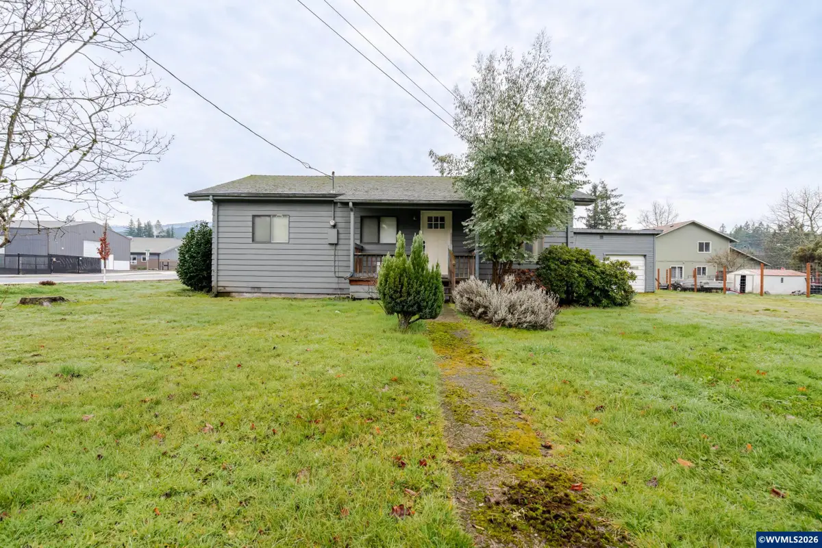 410 SW Broadway St, Mill City, OR 97360 - #1