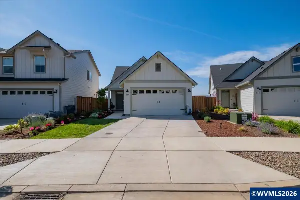 948  Laurel  Pl, Silverton, OR 97381
