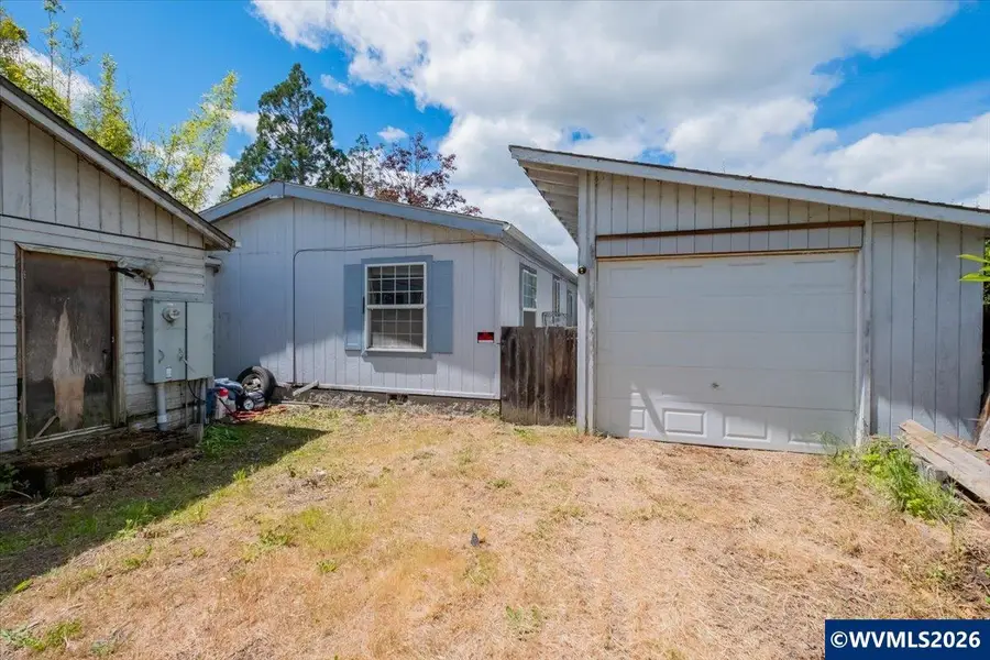 1850 S 9th St, Lebanon, OR 97355 - #2