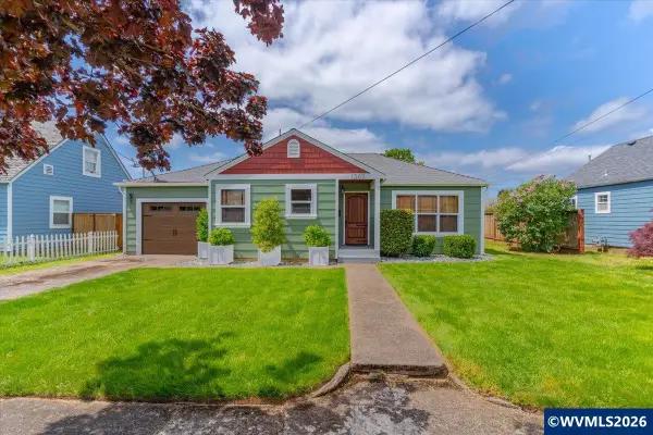 1309 SE Howe St, Dallas, OR 97338