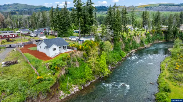 241  Dogwood Dr, Gates, OR 97346
