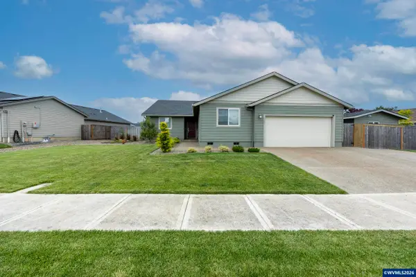 1487  Austin Ave Av, Woodburn, OR 97071