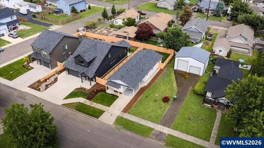411 S 1st St, Silverton, OR 97381 - #2