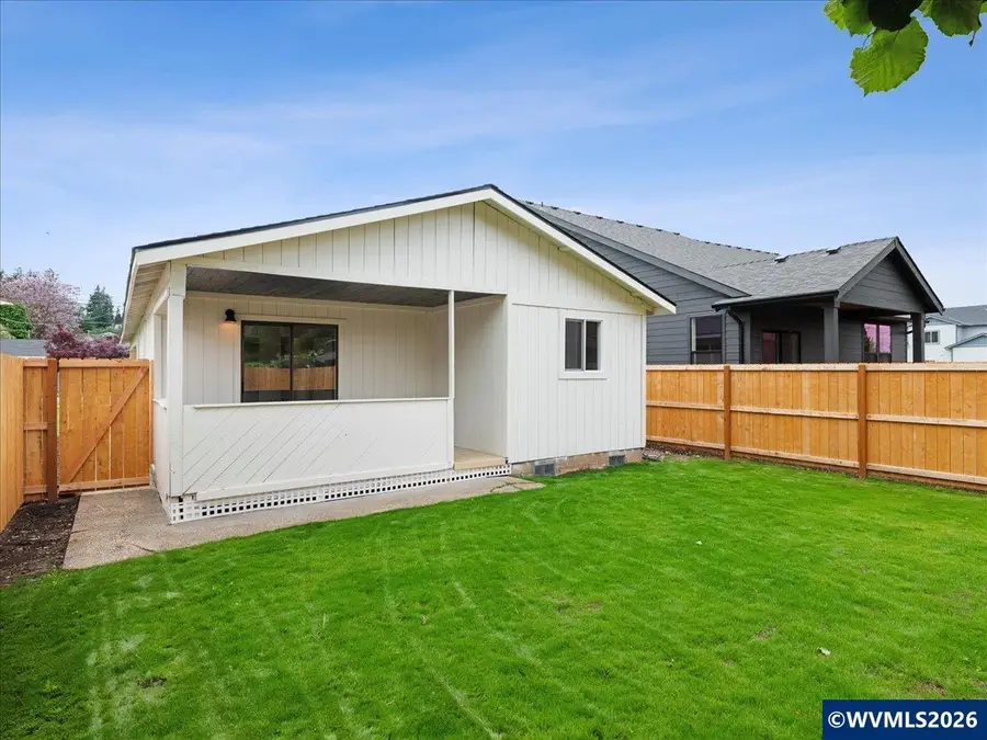 411 S 1st St, Silverton, OR 97381 - #3
