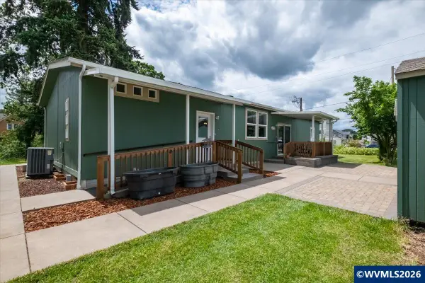1017 N 2nd St, Jefferson, OR 97352