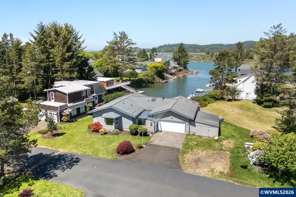 9215  Trout Pl, Gleneden Beach, OR 97388