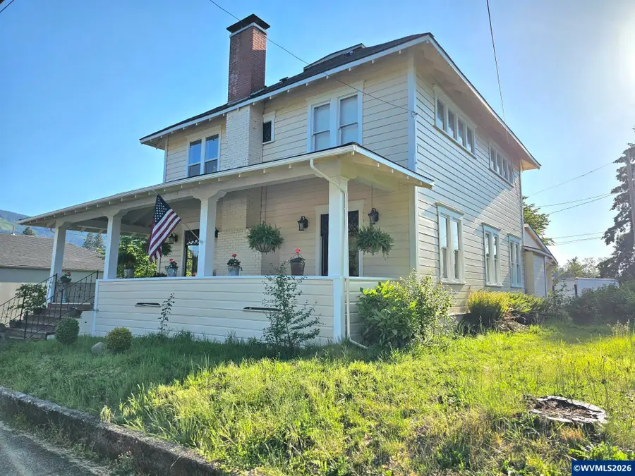 329 S 1st Av, Mill City, OR 97360 - #2