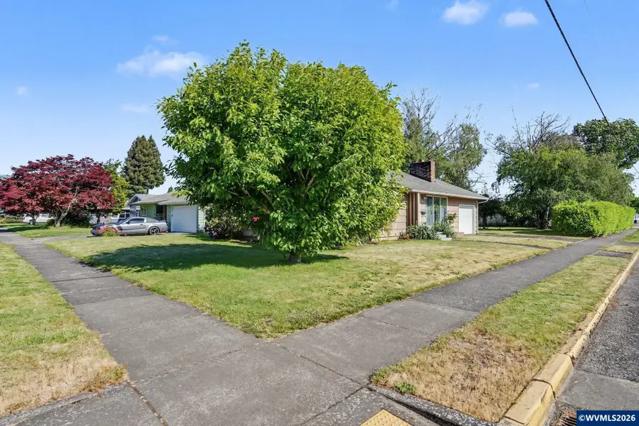 1621 S 5th St, Lebanon, OR 97355 - #2
