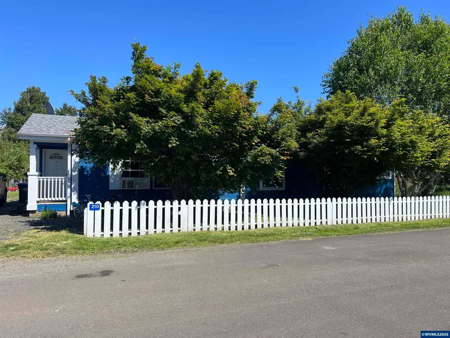 210 NW Grinstead St, Siletz, OR 97380 - #2