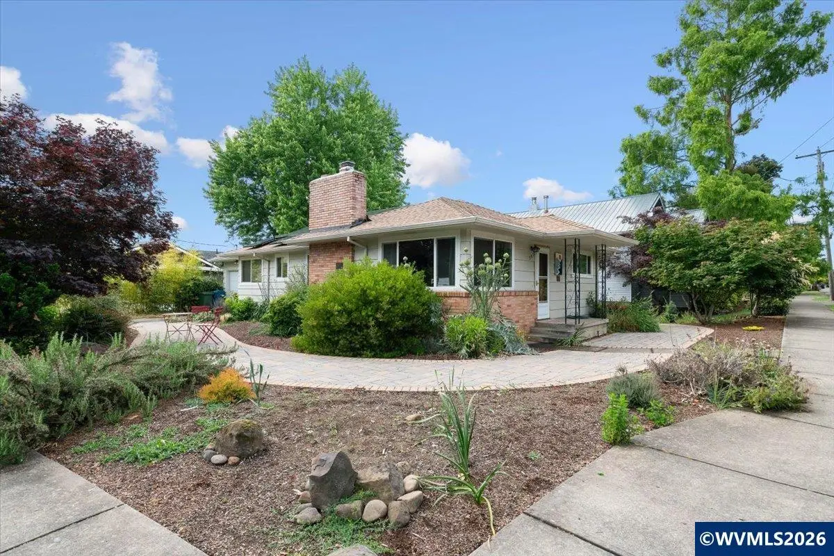 303  Mill St, Silverton, OR 97381 - #1
