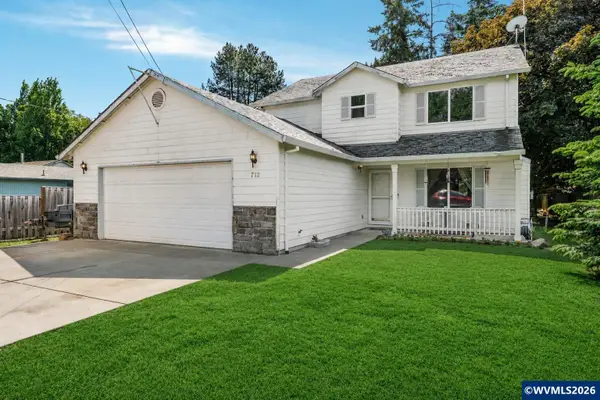 712  Main St, Dayton, OR 97114