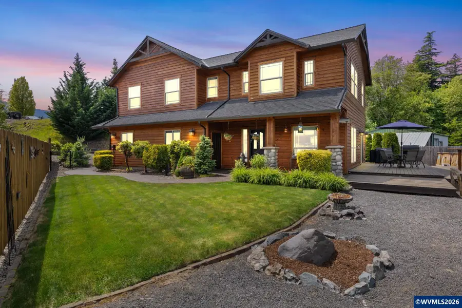 210 SE Whitten Rd, Mill City, OR 97360 - #2