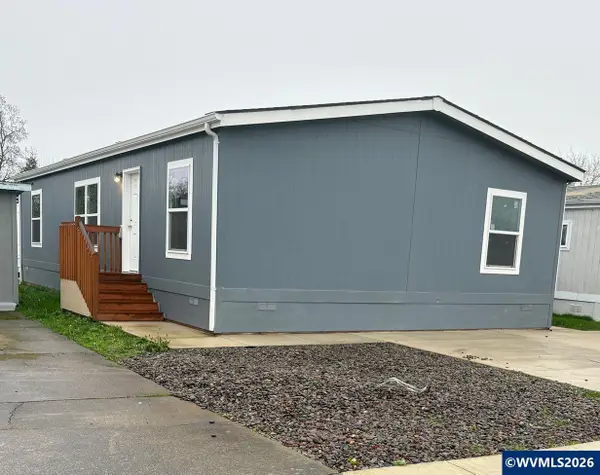 1025 S 6th St, Harrisburg, OR 97446