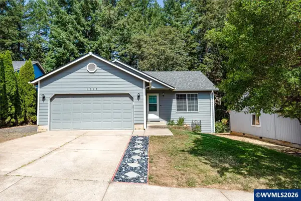 1212  Pioneer Dr, Willamina, OR 97396