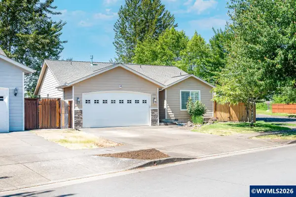 792  Trinity St, Albany, OR 97322