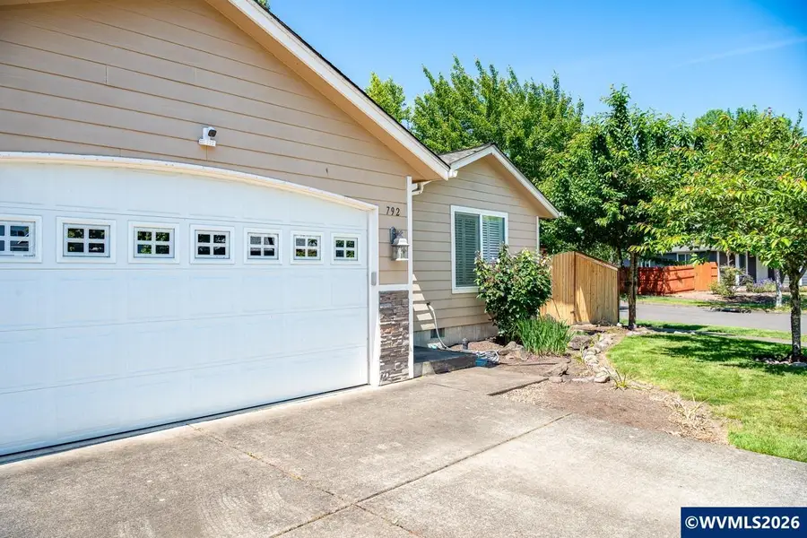 792  Trinity St, Albany, OR 97322 - #3