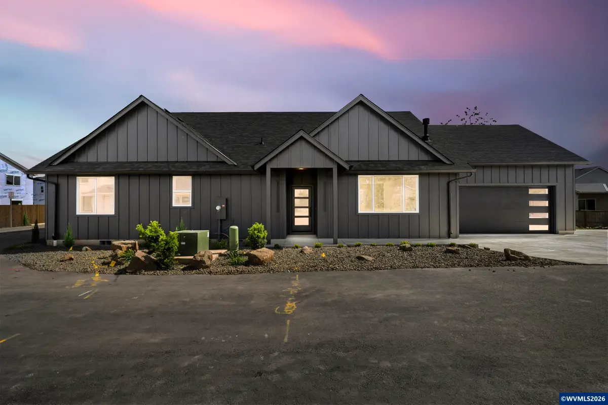 1271  Brown St, Woodburn, OR 97071 - #1
