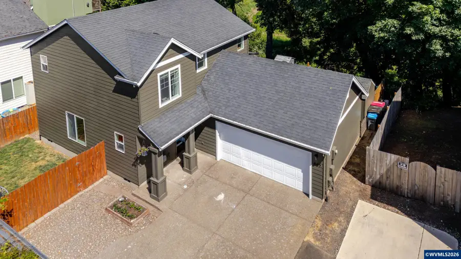 647 NE Autumn Ridge Dr, McMinnville, OR 97128 - #3