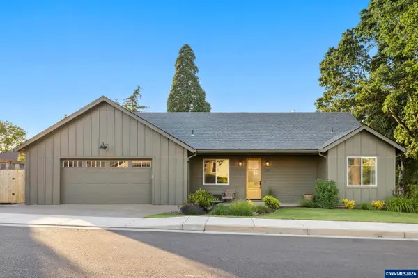 1301  Uff Da St, Silverton, OR 97381