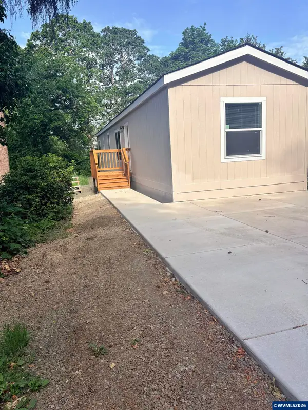 502 N 8th St, Philomath, OR 97370