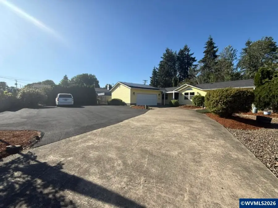 302 SE Needham St, Dallas, OR 97338 - #2