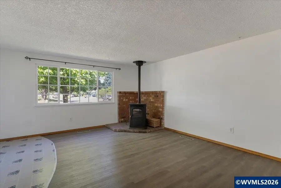 760 N 5th St, Aumsville, OR 97325 - #3