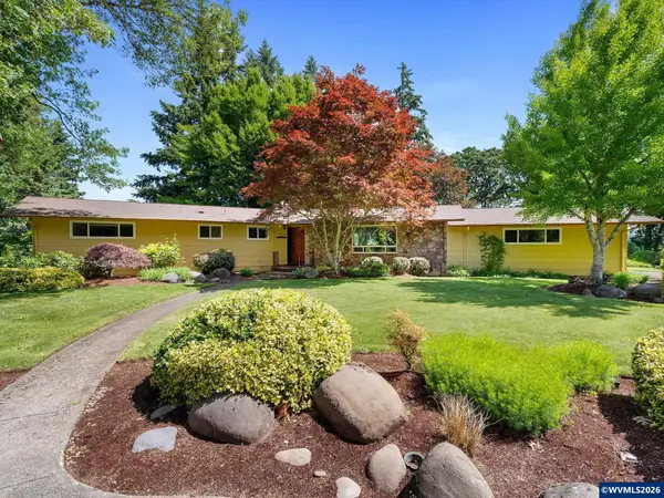 1650 N Scenic View Dr, Stayton, OR 97383