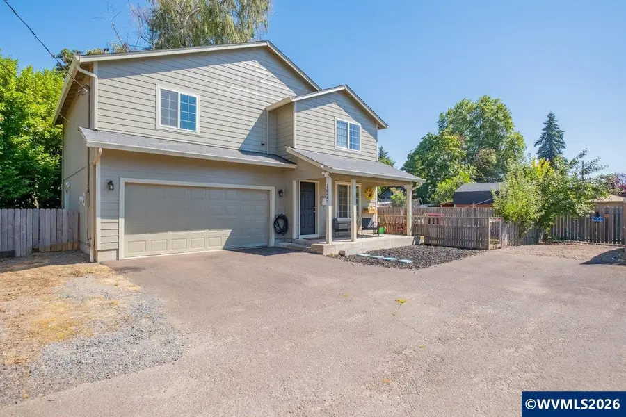 1055  Grove St, Lebanon, OR 97355 - #2