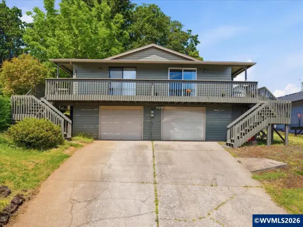1575 & 1579  Fircrest Ct SE, Salem, OR 97306