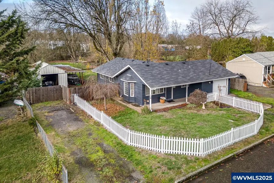 375 N 6th St, Harrisburg, OR 97446 - #3