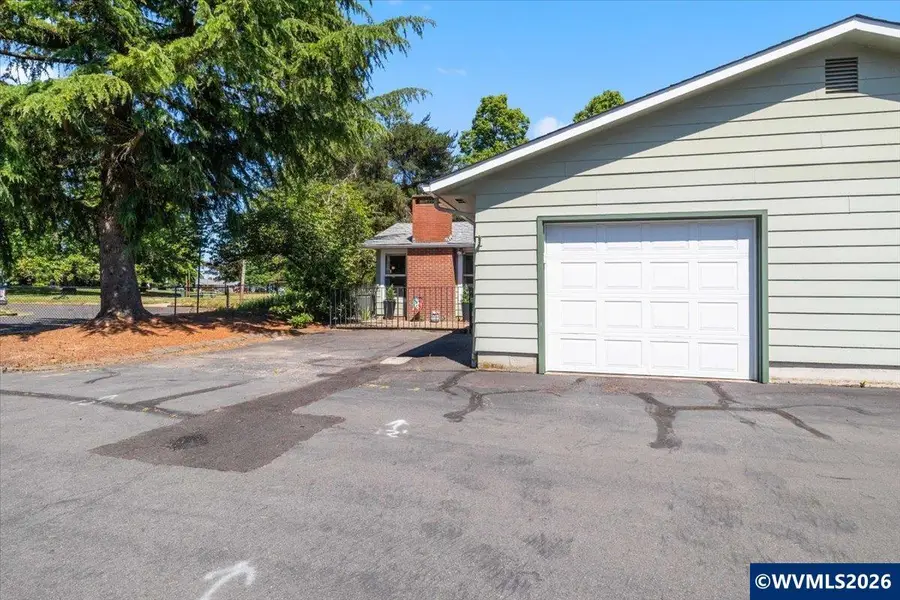 636  30th Av SE, Albany, OR 97322 - #3