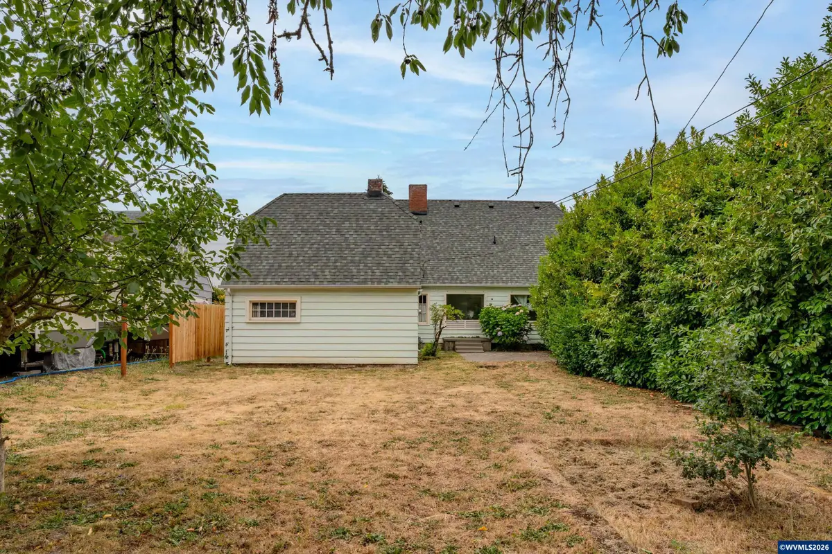 399 S Main St, Lebanon, OR 97355 - #1