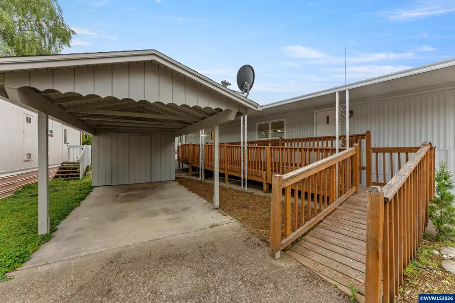570 N 10th Av, Cornelius, OR 97113 - #3
