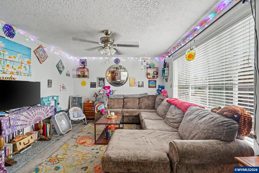 243 NW Sunny Dr, Dallas, OR 97338 - #3