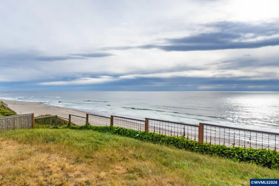 1933 NW Harbor Av, Lincoln City, OR 97367 - #2