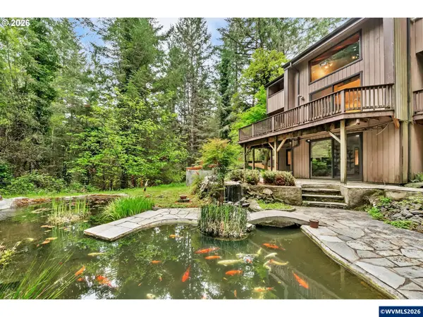 89879  Sheffler Rd, Elmira, OR 97437