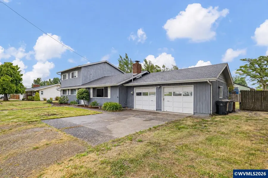 430 N 6th St, Harrisburg, OR 97446 - #2